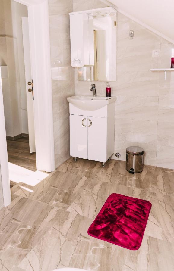 Apartmani Markesic Ramsko Jezero Prozor Exterior foto